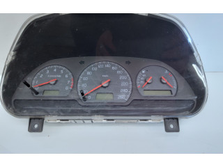 Přístrojová deska  Volvo S40, V40 1999 30857490  