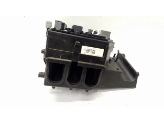 Блок предохранителей  39040852   Opel Astra K    