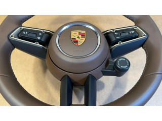 Volant Porsche 911 992 2022   