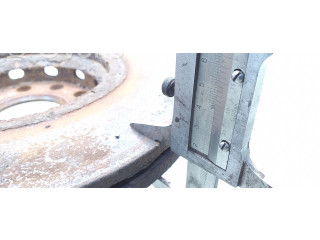Передний тормозной диск       Audi A6 S6 C5 4B 2.5   