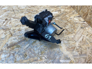 Jednotka ABS 5A7F7F4   BMW 1 F40 2019