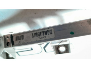 Vstřikovací lišta 7541453   BMW 5 E60 E61  pro benzínový motor 2.5  
