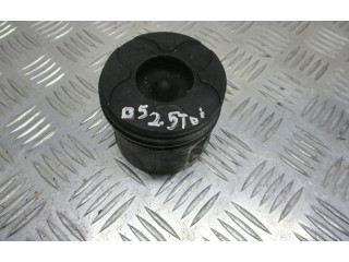  Поршень    Volkswagen PASSAT B5.5  