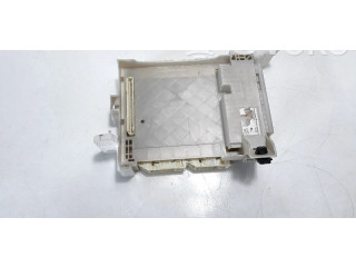   Pojistková skříňka 8273052K40   Toyota Yaris 2020