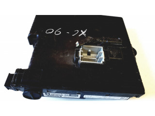   Pojistková skříňka 30728273, 30786646   Volvo XC90 2004