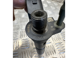 Форсунка 8571565    BMW 5 G30 G31  B57D30A 