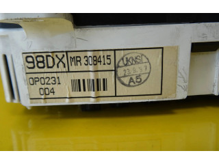 Přístrojová deska  Mitsubishi Carisma 1997 MR308415  