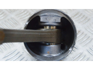 Píst    BMW 5 E39  pro naftový motor 2.5 M57 D25 (256D1) 
