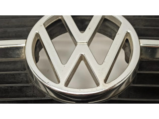 Передняя решётка Volkswagen K70 1970-1975 года 481853653, 481853605      