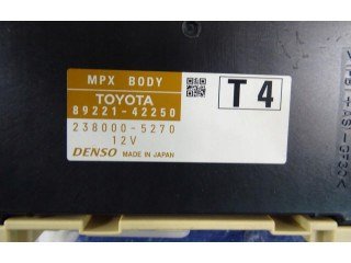   Pojistková skříňka 8273042821   Toyota RAV 4 (XA40) 2017