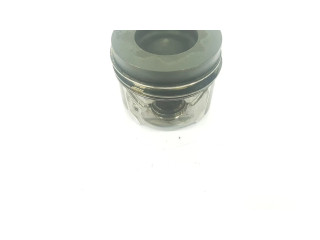 Píst 11258580515   BMW 5 F10 F11   2.0  