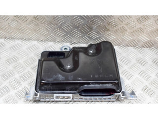 Блок комфорта 149731900D, 158399110C   Tesla Model Y   