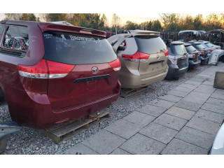 Моторчик дворников 85130-08010    Toyota Sienna XL30 III