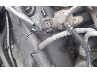 Vstřikovač 8200238528   Volvo S40, V40    D4192T3 