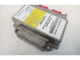 Блок подушек безопасности 1031643-00-B   Tesla Model S