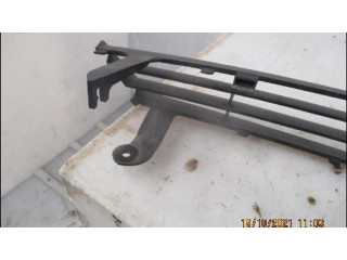 Передняя решётка Ford Focus 1998-2004 года 1132680      