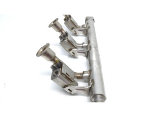 Vstřikovací lišta DM5G9H487AA, Cm5c9d280hb   Ford Focus  pro benzínový motor 1.0 M1DA 