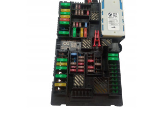 Блок предохранителей  6837092   BMW 5 G30 G31    
