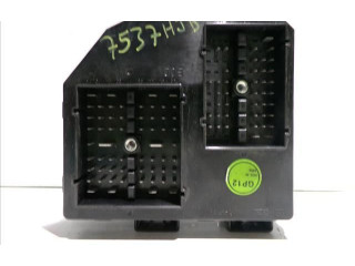 Блок предохранителей 60614436   Opel Antara    