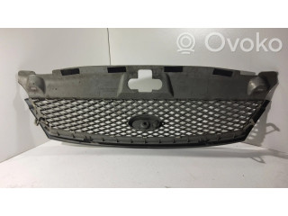 Верхняя решётка Ford Mondeo Mk III 2000-2007 года 1S7X8A100AK, 1S7X8A133AK      