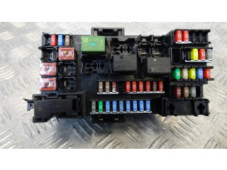 Блок предохранителей  1-2109261-2   Opel Mokka    
