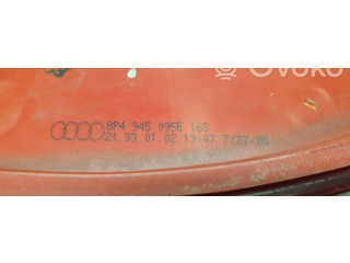 Задний фонарь левый 8P4945095E    Audi A3 S3 8P   2003-2012 года