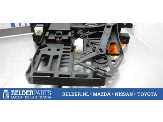 Zámek zadních dveří    Nissan Vanette 1996