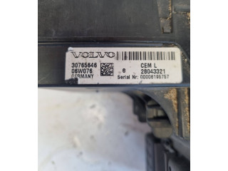   Pojistková skříňka 30765646, 28043321   Volvo S60 2006