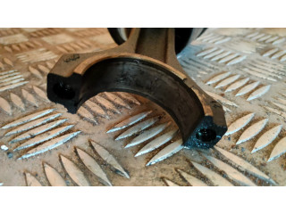 Píst    BMW 3 E90 E91  pro naftový motor 2.0 N47 