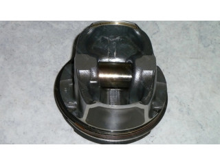 Píst 11257610295   BMW 1 E82 E88    N54T 