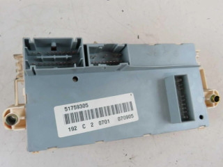   Pojistková skříňka 51755127   Fiat Stilo 2002