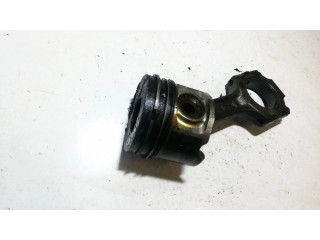 Píst    Alfa Romeo 156  pro naftový motor 2.4  