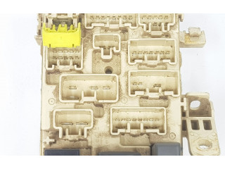 Блок предохранителей 8264160020, 8273160010   Toyota Land Cruiser (HDJ90)    