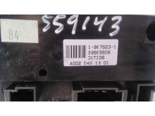   Pojistková skříňka 0005401050   Mercedes-Benz E W210 