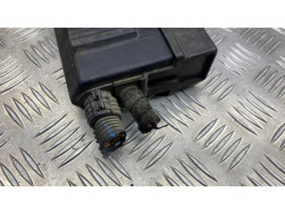  Pojistková skříňka 90504298   Opel Vectra B 1996