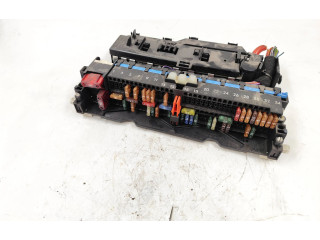 Блок предохранителей  8364542   BMW 3 E46    