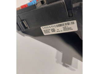   Pojistková skříňka 30765149, 28024622   Volvo XC70 2007