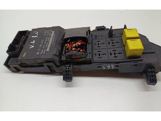 Блок предохранителей 24443147, 518777024   Opel Signum    