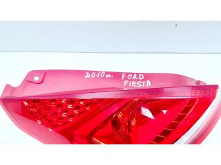 Задний фонарь левый 8A6113405A    Ford Fiesta   2009-2012 года