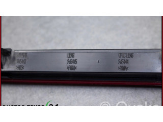 Дополнительный стоп сигнал Audi Q7 4L 4L0945097, 2DA965096 
