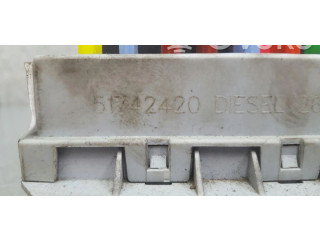   Pojistková skříňka 51742420   Alfa Romeo GT 