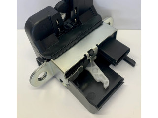 Замок багажника 5M0827505E, 5M0827505B    Volkswagen Tiguan 2007 - 2016 года