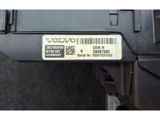   Pojistková skříňka 30786890, 185KM   Volvo XC90 2007