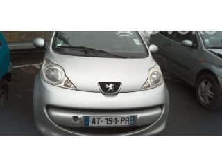 Zpětné zrcátko  Peugeot 107 2006  8153YW  