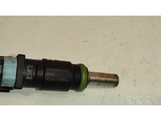 Форсунка 07K906031C, 9232G12854    Volkswagen Jetta V для бензинового двигателя  2.5