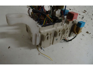 Блок предохранителей 8273047290   Toyota Prius (XW20)    