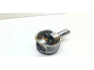 Píst 84L117   BMW 3 F30 F35 F31  pro naftový motor 2.0 N47D20C 