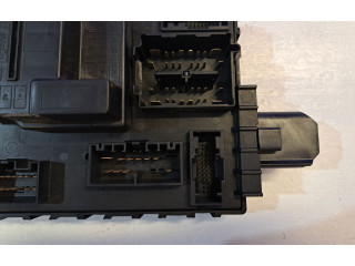 Блок предохранителей BL1T15604AA   Lincoln Navigator    