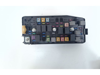 Блок предохранителей  95202895   Opel Antara    