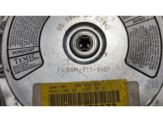 Подушка безопасности водителя 090436231, 5V950490032   Opel Omega B1